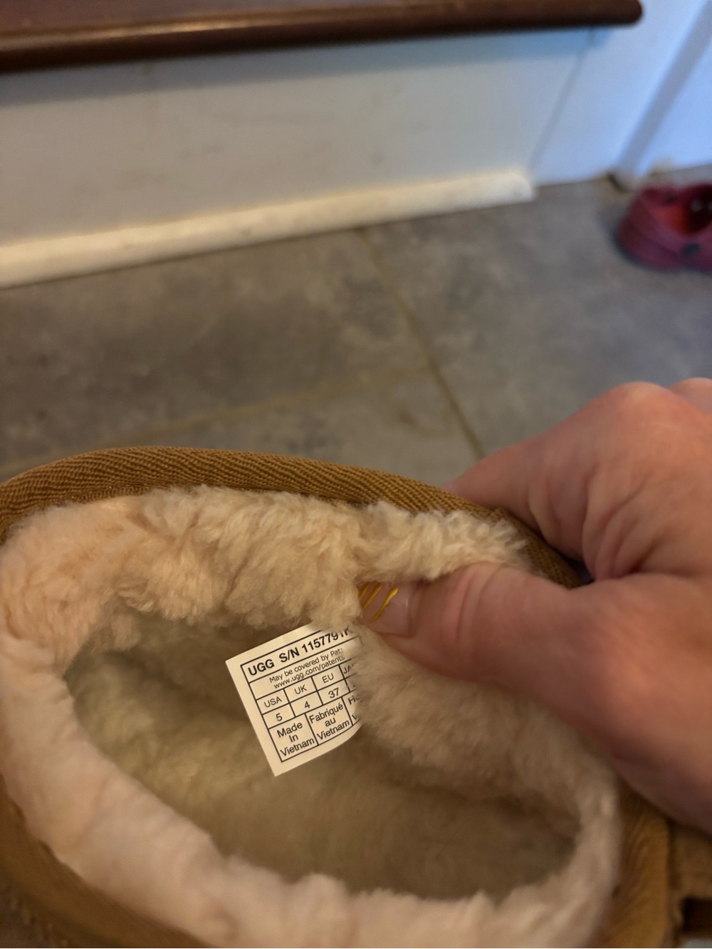 UGG Platform Boot - Picture 4 of 5